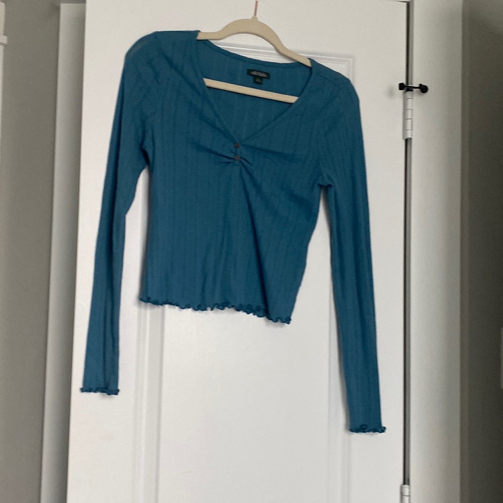 Wild fable dusty blue long sleeve shirt size medium.